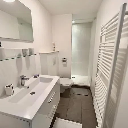 Tres Bel A 2 Pas Du Theatre Sebastopol